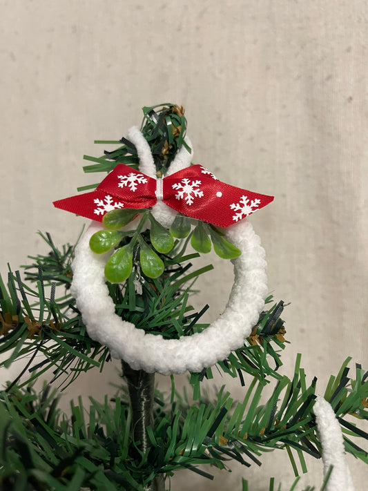 Plush White Handmade Yarn Christmas Wreath w/ snowflake red bow