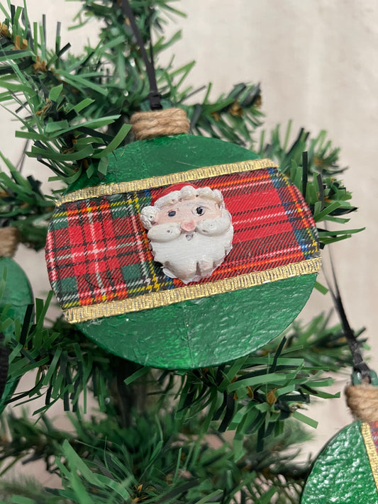 Circular Multi-Themed Christmas Ornaments-Grn (Set of 4)